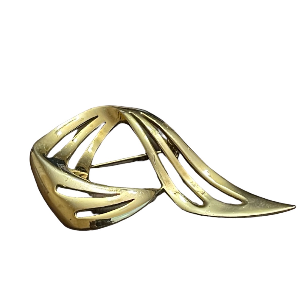 277 Vintage Mjent Couture Flat Gold Toned Metal Ribbon Swirl Large Brooch